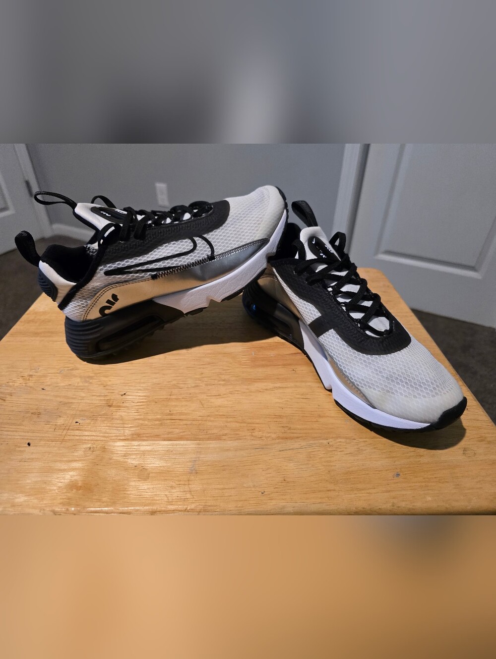 Nike Air Max 2090 Black Grey White Running Shoes Mens 5 / Women’s 6 CW7306-001
